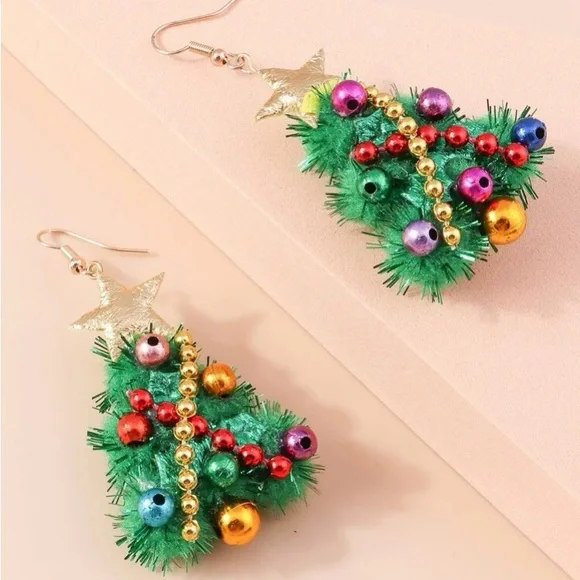 Decorated Glee🎄🎅🏼🎁✨Christmas Tree Happy Holidays Dangle Earrings - Picture 7 of 7